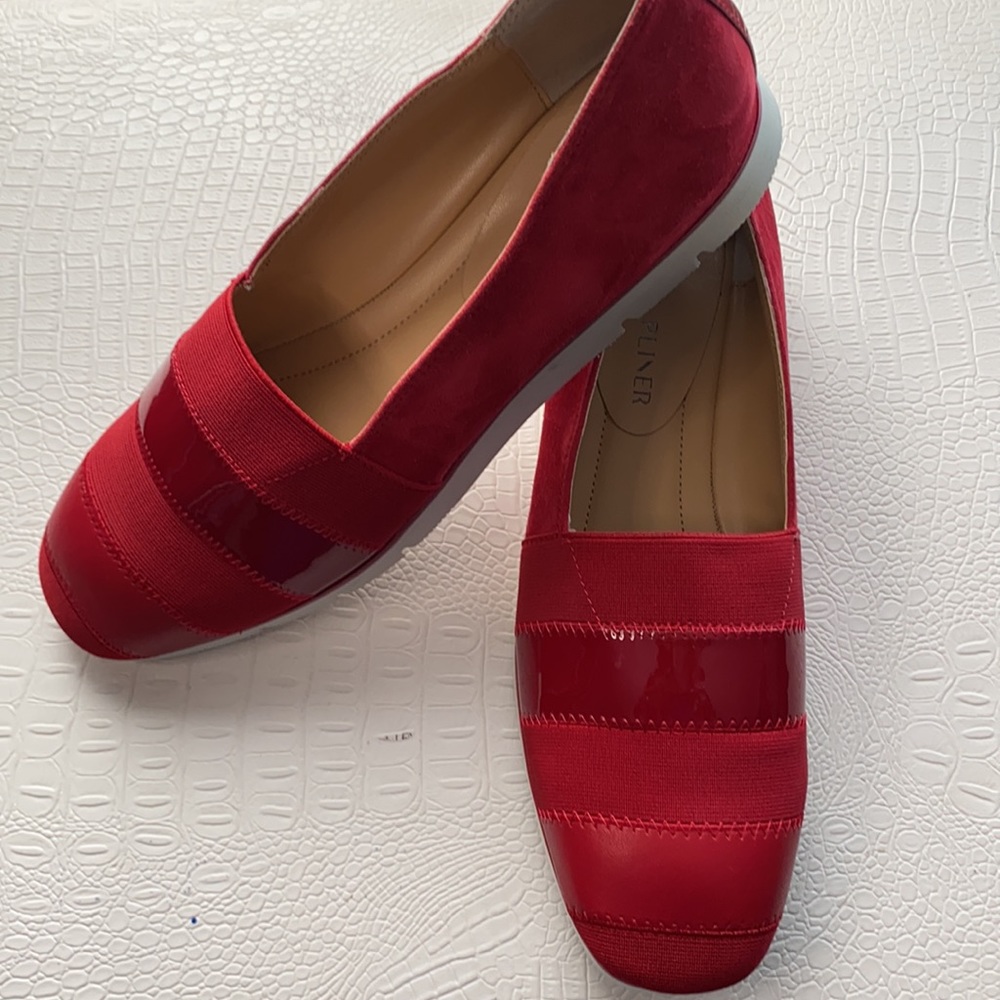 NWOT Donald Pliner-May Slip on Flat